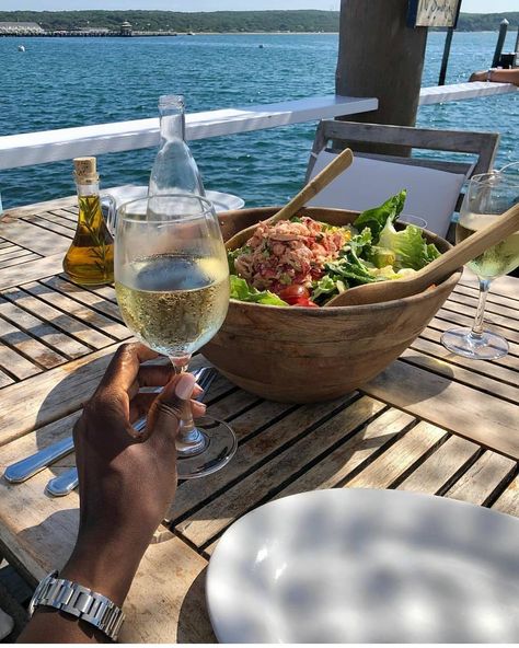 Luxurious Blackwoman Official on Instagram: “@meekamouse” Black Girls Luxury Lifestyle, Girls Vacation, Luxury Lifestyle Dreams, Black Luxury, Easy Salad Recipes, Future Lifestyle, Old Money Aesthetic, Easy Salads, Instagrammer