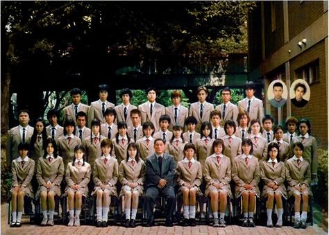 Battle Royale. An excellent piece of horror. Battle Royale Movie, Battle Royale 2000, Takeshi Kitano, The Hunger Game, Septième Art, Asian Movies, Japanese Film, Battle Royal, Fav Movies