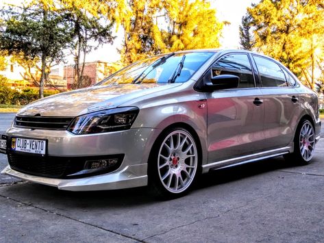 Auto modificado de la marca Volkswagen modelo Vento año 2015 Volkswagen Vento Modified, Polo Modified, Vw Polo Modified, Jetta A4, Ford Endeavour, Carros Vw, Vw Mk1, Jetta Mk5, Top Luxury Cars