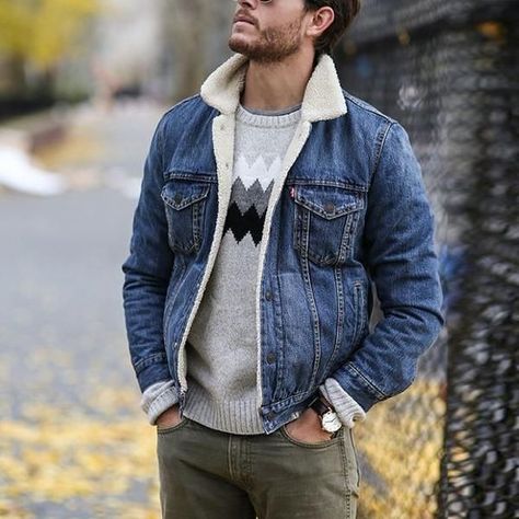 #jaket #men's #winter #outfit #style #winterstyle Fleece Jean Jacket Outfit, Denim Jacket Men Outfit, Jeans Coat Jackets, Leather Jacket Outfit Men, Fleece Denim Jacket, Men's Denim Style, Jeans Coat, Mens Fashion Rugged, Leather Jacket Outfits