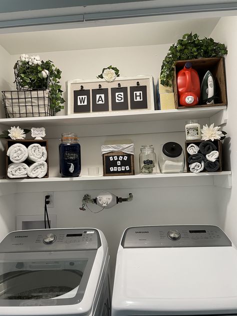 Laundromat Decor, Dollar Tree Laundry Room, Laundry Idea, Farm House Laundry Room, Laundry Room Decor Diy, Laundy Room, Laundry Room Update, Laundry Room Organization Storage, Minimalist Apartment Decor