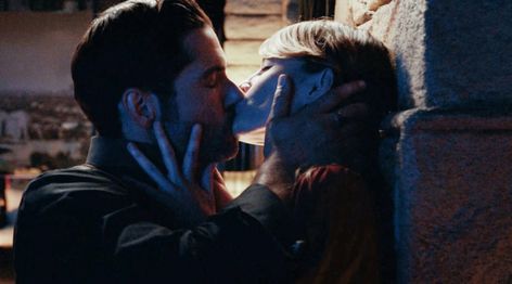 Lucifer And Chloe, Tom Ellis Lucifer, Lauren German, Lucifer Morningstar, Tom Ellis, Angel And Devil, Fall Asleep, Serie Tv, How To Fall Asleep