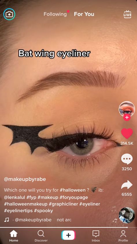 Big Eyeliner Looks, Bat Wing Eyeliner, Aries Makeup, Bat Eyeliner, Sunken Eyes, Almond Eyes, Graphic Eyeliner, Eyeliner Styles, Eye Liner Tricks