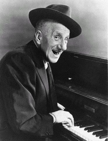 Jimmy Durante Make Someone Happy, Playing The Piano, I Love Music, Greatest Songs, Old Tv, The Piano, Kinds Of Music, Sound Of Music, Classic Tv