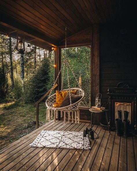 Cabin Aesthetic, Cabin In The Woods, Cabin Life, Forest House, Cozy Cabin, Cabin Homes, Cabins In The Woods, Dream Rooms, A Fire