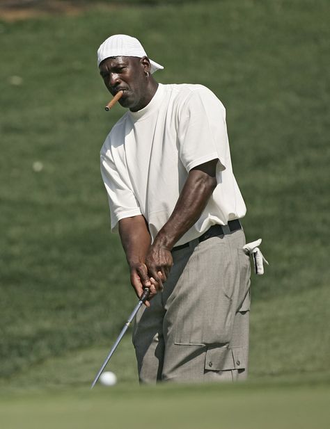 Michael Jordan's Best Golf Outfits | POPSUGAR Fashion Michael Jordan Golf, Dad Fits, Mens Golf Fashion, Jordan Golf, Golf Photography, Golf Vest, Foto Top, Nba Fashion, Classic Golf