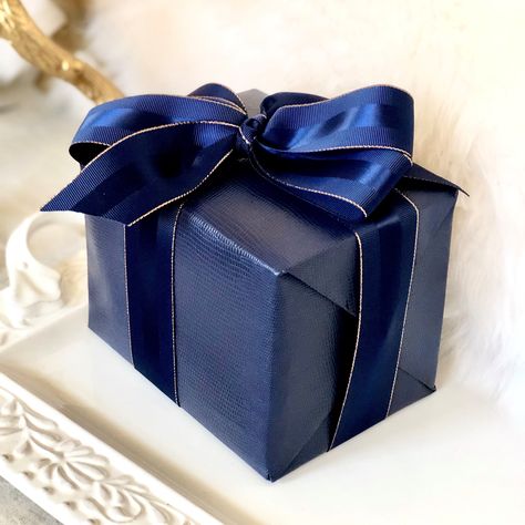 Navy Blue Faux Leather Gift Wrapping Paper | 5 Sheets Each 31" by 43" | Premium Embossed Paper Professional Gift Ideas, Cute Gift Wrapping Ideas, Elegant Gift Wrapping, Gift Wrapping Inspiration, Gift Wrapping Ideas, Unique Gift Wrapping, Fancy Gifts, Professional Gifts, Creative Gift Wrapping