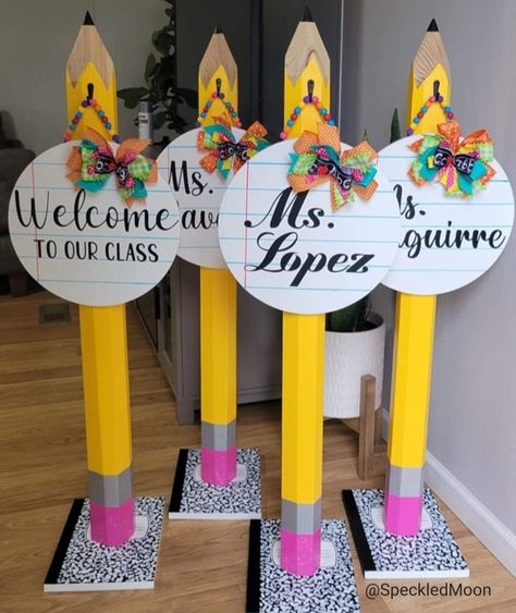 Teacher Appreciation Diy, Kindergarten Graduation Party, Handmade Teacher Gifts, Appreciation Gifts Diy, Teacher Appreciation Gifts Diy, Teacher Craft, Elementary Classroom Decor, Teachers Diy, Back To School Party