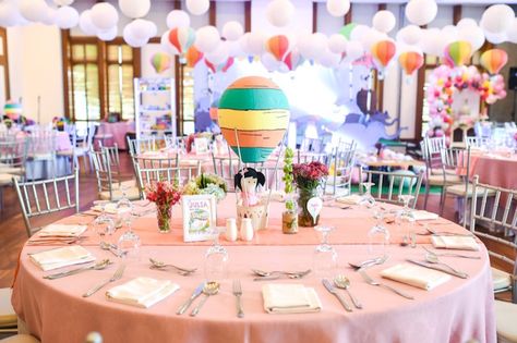 Dr Seuss Table Decorations, Oh The Places You’ll Go Centerpieces, Oh The Places You’ll Go Birthday, Oh The Places Youll Go Baby Shower Ideas, Cake Hot Air Balloon, Dr Seuss Baby Shower Decorations, Jax Taylor, Hot Air Balloon Centerpieces, 50th Birthday Party Games