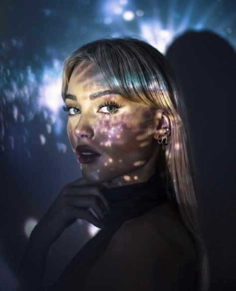 Neon Photoshoot, Projector Photography, Creative Portrait Photography, Colorful Portrait, Night Photos, Creative Portraits, Photoshoot Inspiration, Photography Inspo, Fashion Pictures