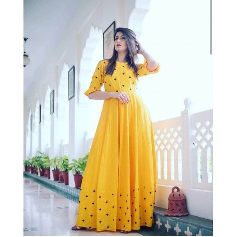 Frocks And Gowns, Frock For Women, Long Gown Dress, Long Dress Design, Indian Gowns Dresses, Kurti Designs Party Wear, Long Frocks, Indian Gowns, Stylish Dresses For Girls