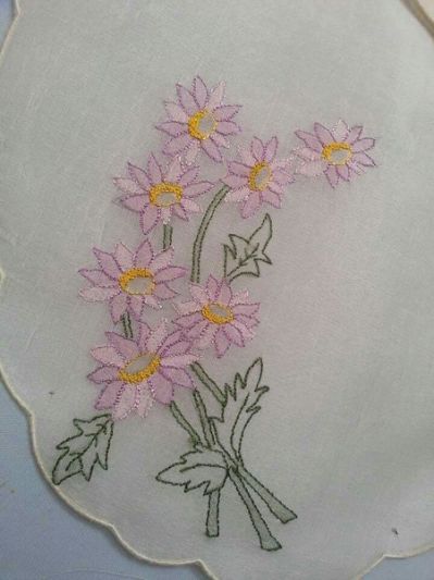 17 Best images about Shadow Work Shadow Embroidery, Christmas Embroidery Patterns, Diy Embroidery Patterns, Embroidery Stitches Tutorial, Embroidery Works, Hand Embroidery Flowers, Embroidery Patterns Vintage, Needlework Embroidery, Embroidery Flowers Pattern