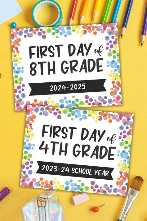 Free Printable First Day Of School Signs (Editable!) First Day Last Day Of School Printables, 1st Day Of 1st Grade Sign, First Day Of School Printables Free 2024, First Day Of Second Grade Sign, First Day Of School Signs Diy, First Day Of Third Grade Sign, First Day Of Grade 1 Sign Free Printable, First Day Free Printable Signs, First Day Of School 2024-2025 Free