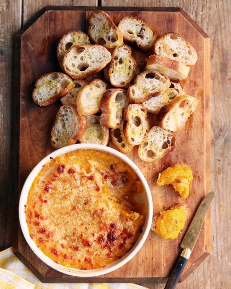 Recipe: Butternut Squash and Parmesan Dip — Recipes from The Kitchn Squash Appetizer, Parmesan Dip Recipe, Recipe Butternut Squash, Butternut Squash Gratin, Parmesan Dip, Baked Butternut Squash, Veggie Snacks, Creamy Dip, Butternut Squash Recipes