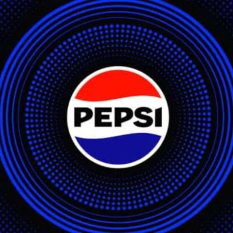 Pepsi lança novo visual com DOOH na Itália  https://oohplay.club/pepsi-lanca-novo-visual-com-dooh-na-italia/  #oohplay #midiaexterior #midiaooh #outofhome #softwareooh #blogoohplay #oohplay.club/blog Pepsi Background, Pepsi Wallpaper, Brain Universe, Basement Movie Room, Pepsi Ad, Pepsi Logo, Vintage Pepsi, Views Video, Seahawks Football