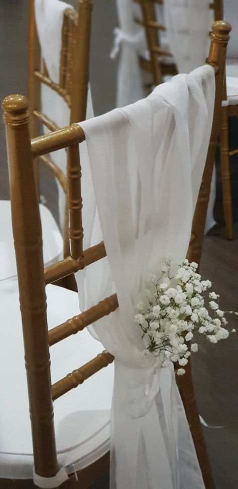 Wedding decoration with baby's breath Chair Wraps For Wedding, Babysbreath Decor Wedding, Small Wedding Ideas Indoor, Wedding Arch Ideas Indoor, Wedding Aisle Decorations Indoor, Wedding Baby Breath, Larry Wedding, Babies Breath Wedding, Baby Breath Wedding