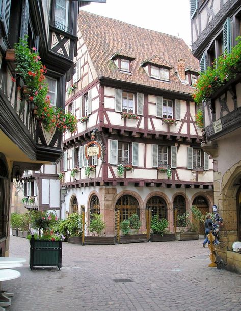 German Houses, German Architecture, German Village, World Street, Medieval Houses, French Architecture, European Architecture, Europe Vacation, Beautiful Castles