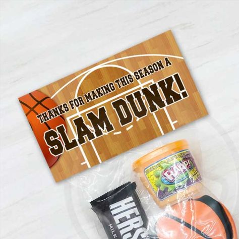 printable thanks for making this season a slam dunk bag toppers Basketball Treats, Printable Party Favors, Dunk Basketball, Basketball Theme Party, Favor Bag Toppers, Confetti Bags, Basketball Bag, High School Kids, Birthday Bag