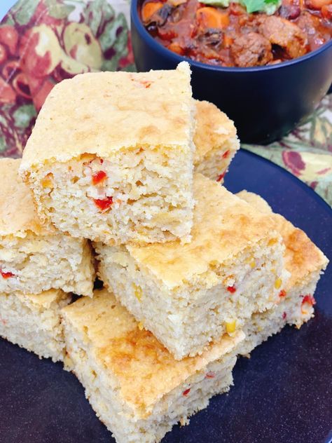 Banana Pepper Cornbread Creamy Corn Bread, Pickled Banana Peppers, Cornbread Recipes, Moist Cornbread, Banana Peppers, Cornbread Mix, Vegetarian Chili, Creamed Corn, Corn Bread Recipe