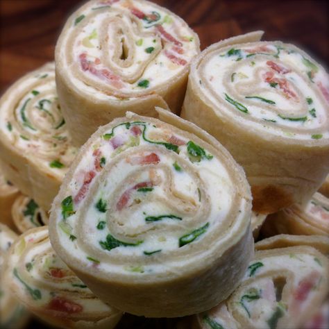 Cream Cheese, Spinach, Bacon and Scallion Pinwheels… | You Betcha Can Make This! Pinwheel Appetizers Cream Cheese, Recipes With Sour Cream, Cream Cheese Spinach, Cream Cheese Pinwheels, Ham And Cheese Pinwheels, Cream Cheese Coffee Cake, Potato Pudding, Cheese Pinwheels, Pinwheel Appetizers