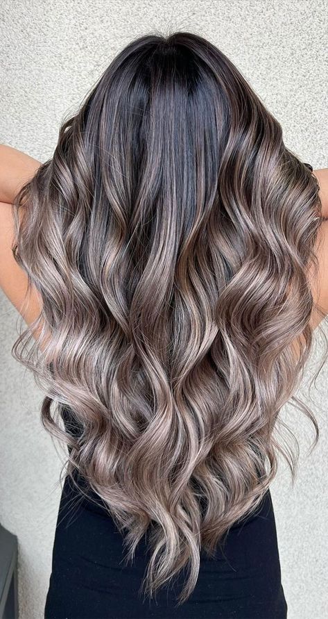 Winter Time Hair Colors, Baylage Hair Fall, Fall Cool Toned Hair, Fall Hair Balayage Caramel, New Year Hair Color Ideas, Trending Spring Hair Color 2023, Professional Hair Color Ideas, Winter Hair Color For Dark Brown Hair, Fall Time Hair Color