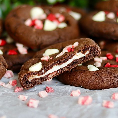 Triple Chocolate Peppermint Cookies, Gf Chocolate Peppermint Cookies, Chocolate Peppermint Pinwheel Cookies, Chocolate Dipped Peppermint Brownie Cookies, Chocolate Cookie With Peppermint Kiss, Dessert Bars Recipes Easy, Christmas Cookie Boxes, Xmas Cookie, Chocolate Peppermint Cookies