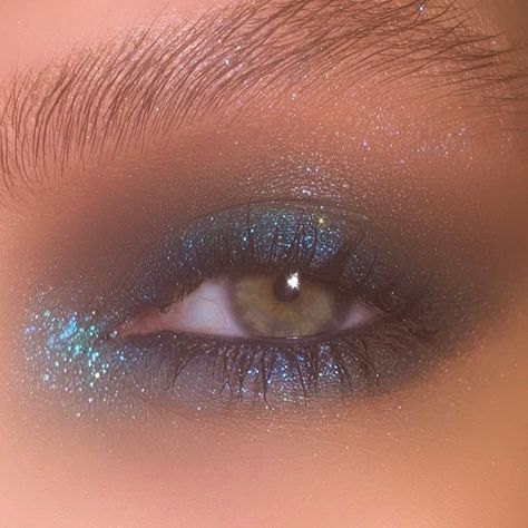 Shimmer Eyeshadow Looks, Makeup Looks To Recreate, Looks To Recreate, Concert Makeup, Shimmer Eye Makeup, Cute Eye Makeup, Fairy Makeup, Glamorous Makeup, Mermaid Makeup