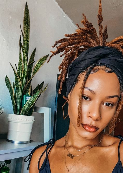 Turban Loc Styles, Head Wrap With Locs, Loc Head Wrap Styles, Headwrap Ideas, Locs Color, Dreads Short Hair, Loc Goals, Loc Beads, Headwrap Styles