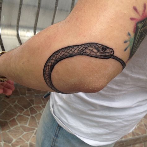 Ouroboros Tattoo Around Elbow, Ouroboros Elbow Tattoo, Ouroboros Tattoo Knee, Ourabouras Tattoo, Orboros Tattoo, Snake Elbow Tattoo, Ouroboros Tattoos, Stoic Tattoo, Around Arm Tattoo