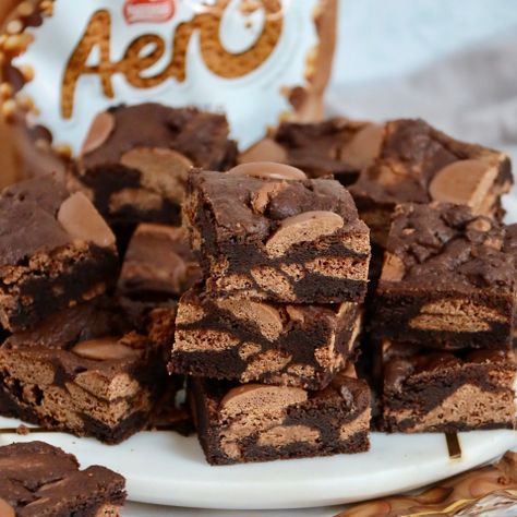 Aero Cookies Recipe, Aero Chocolate Bar, Aero Chocolate Recipes, Aero Chocolate, Peppermint Fudge, White Chocolate Fudge, Cookie Dough Recipes, Brownie Bites, Mousse Recipes