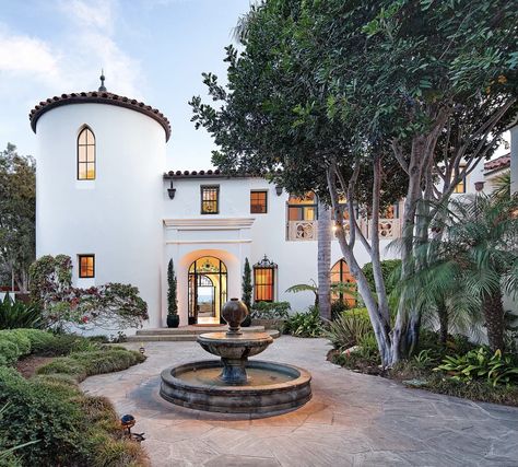 Spanish Colonial Revival, Spanish Revival Home, Santa Barbara Style, Hacienda Style Homes, Mediterranean Style Homes, Rich Home, Spanish Style Home, Hacienda Style, Spanish Style Homes