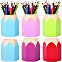 Check this out! Crayon Organizer, Storage For Office, Pencil Vase, Cute Desktop, Pencil Storage, Creative Office, School Pencils, Pen Storage, Creative Stationery