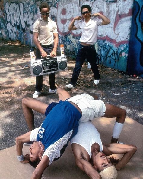 The Real Hip Hop Pioneers (@thereal_hiphop_pioneers) • Instagram photos and videos Martha Cooper, Jamel Shabazz, Cultura Hip Hop, 80s Hip Hop, Gangs Of New York, Arte Hip Hop, Free Beats, Stile Hip Hop, Real Hip Hop