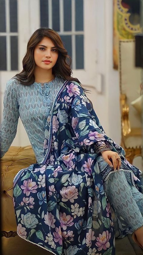 Neelum Munir, Neelam Muneer, Pakistani Party Wear Dresses, Pakistan Dress, Welcome To My Youtube Channel, Pakistani Party Wear, Fabric Stores, Party Wear Indian Dresses, Kurta Designs