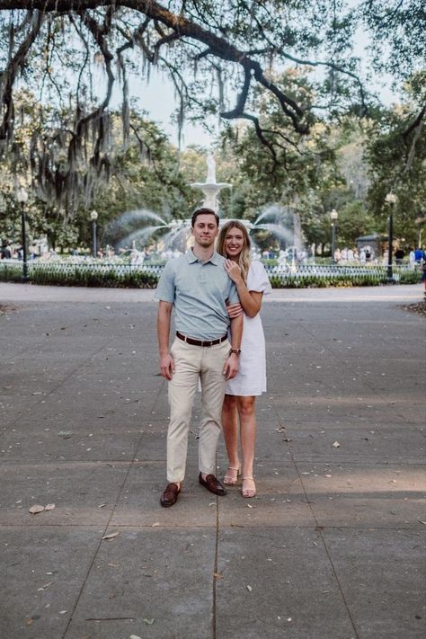 Paige and Chandler's engagement photos in Forsyth Park Savannah, Ga. Savannah Engagement Photos, Forsyth Park Savannah, Engagement Photos Downtown, Engagement Picture Outfits, Forsyth Park, Downtown Savannah, Picture Outfits, Savannah Ga, Engagement Pictures