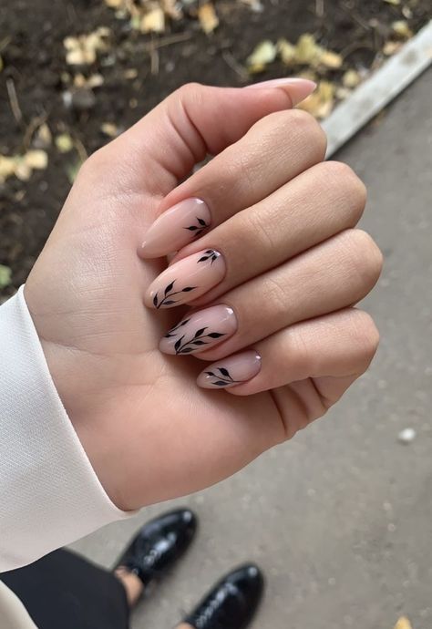 Almond Acrylic Nails Designs, Oval Nails Designs, Nails Heart, Nails Autumn, Sunflower Nails, Celebrity Nails, Tree Nails, Nude Nail Designs, Nails White