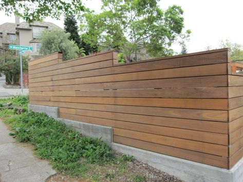 Using concrete base to accommodate elevation change for horizontal fence Fence Concrete, Fence Architecture, Fence Window, Fence Trellis, Fence Decorations, Temporary Fence, Horse Fence, Gabion Fence, Fence Privacy