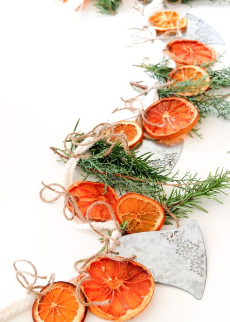 Make It: A Simple Citrus and Herb Garland | Tilly's Nest Herb Garland, Sell Your Home, Diy Garland, Camping Crafts, Orange Slices, Easy Diy Crafts, Homemade Christmas, Diy Holiday, Christmas Inspiration