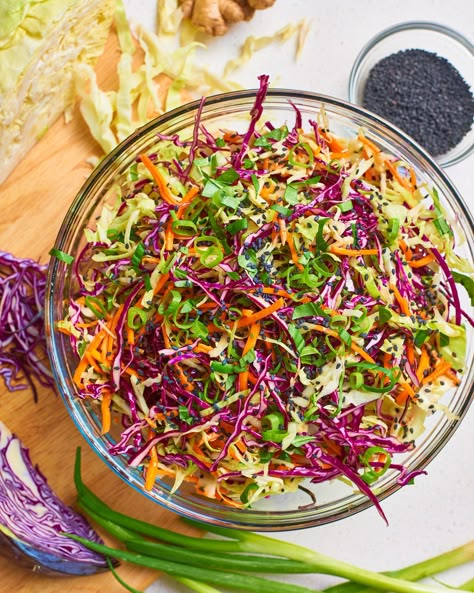 If you want a potluck dish that's a total crowd-pleaser, and as cheap as it is easy to pull off, there is no better choice than this sesame ginger slaw. Asian Slaw Salad, Ginger Slaw, Sesame Vinaigrette, Asian Slaw Recipe, Mealprep Dinner, Big Salads, Lunch School, Suddenly Salad, Steak Shrimp