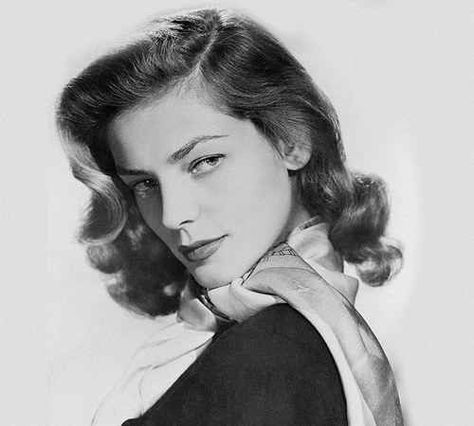 lauren bacall Scarf | ... signature scarf. | 39 Unbelievably Radiant Pictures Of Lauren Bacall Leslie Bogart, Bogie And Bacall, The Big Sleep, Katherine Hepburn, Love Lauren, Bill Cosby, Lauren Bacall, Humphrey Bogart, Hollywood Glam