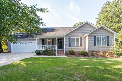 81 Shepherd Dr, Benson NC Australian Suburban House, Basic Suburban House, California Suburbs House, One Story Suburban House, 2000s House Exterior, Suburban House Exterior, Million Dollar Houses, Mobile Home Exteriors, Home Styles Exterior