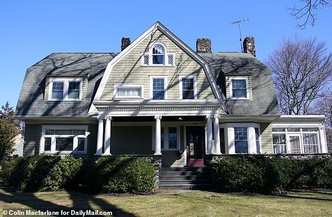 New Jersey house plagued by a stalker dubbed the 'Watcher' sells for $950K 5 years after $1.3M sale | Daily Mail Online Creepy Stalker, New Jersey House, Scary Shows, Bobby Cannavale, The Watcher, Horror Series, Farm Heroes, Daily Mail, New Jersey