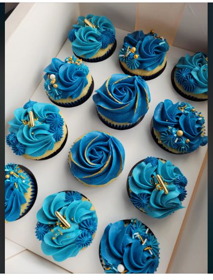 Turquoise Cupcakes, Crazy Birthday Cakes, Easy Cupcakes Decoration, Ultimate Chocolate Cake, Special Birthday Cakes, Cupcake Decorating Tips, Wedding Cake Pictures, Blue Cupcakes, Cupcake Cake Designs