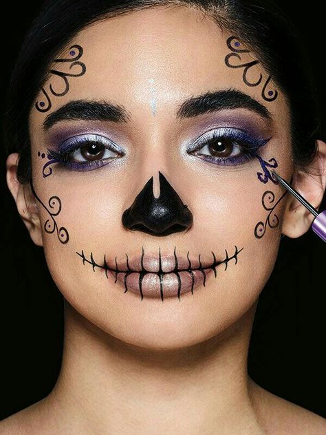 Sugar Skull Makeup Tutorial, Skull Face Makeup, Glam Skull, Skull Makeup Tutorial, Maquillage Halloween Simple, Catrina Makeup, Halloween Makeup Tutorial Easy, Halloween Makeup Sugar Skull, Fantasy Make-up