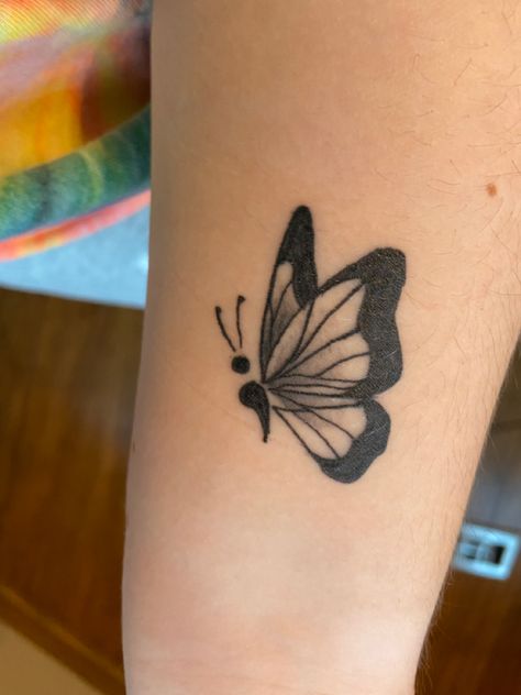 Transition Butterfly Tattoo, Semi Collin Butterfly Tattoo, Tattoo Ideas Butterfly Project, Butterfly Comma Tattoo, Ed Butterfly Tattoo, Seni Colon Butterfly Wrist Tattoo, Semi-colon Butterfly Tattoo Aesthetic, Tattoo Semi Colon Butterfly, Semi-colon Butterfly Tattoo Small