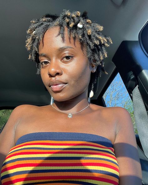 Starter Locs On Twa, Locs On Twa, Really Short Locs, Loc Bangs, Mini Locs, Loc Selfies, Loc Goals, Pretty Locs, Loc Goddess