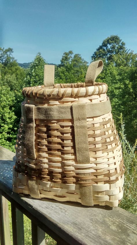 Foraging Basket, May Baskets, Rattan Baskets, Bush Craft, Proofing Baskets, Crafting Inspiration, Basket Case, Berry Baskets, Herbs For Health