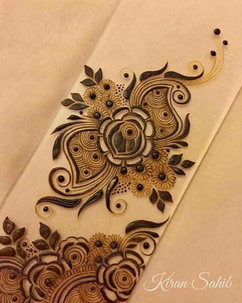 Arabian Mahendi, Afreen Khan, Arabic Henna Designs, Floral Henna Designs, Henna Tattoo Kit, Henna Art Designs, Latest Henna Designs, Rose Mehndi Designs, Beginner Henna Designs