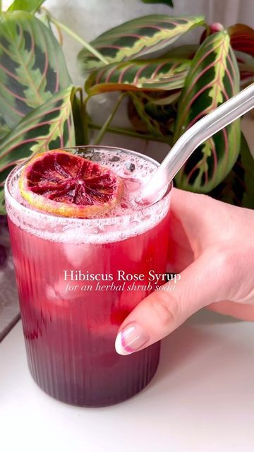 Blair | wellness•mocktails•recipes•adventure on Instagram: "What is your favorite herb? Hibiscus is really high on my list and I love using this hibiscus rose syrup for shrubs, flavoring matcha… the list goes on! I’m planning on making more herbal syrups, so let me know what you want to see next! Recipe: 3/4 cup water 1/2 cup sweetener (I like to use 1/2 allulose for gut health and 1/2 honey) 2 tbsp food grade rose petals 2 tbsp dried hibiscus 1 tsp lemon juice Pinch salt Bring to a simmer Gut Healthy Mocktail Recipes, Rose Water Recipe Food, Herbal Mocktails, Wellness Mocktails, Herbal Syrups, Hibiscus Tea Recipe, Rose Syrup Recipe, Mocktails Recipes, Hibiscus Drink