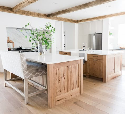 8 Inspiring Non-White Kitchens Beam In Kitchen, Classic Farmhouse Kitchen, Natural Wood Kitchen, Best Kitchen Cabinets, Farmhouse Kitchen Island, Interior Minimalista, Wood Kitchen Cabinets, Classic Kitchen, Kitchen Island Design